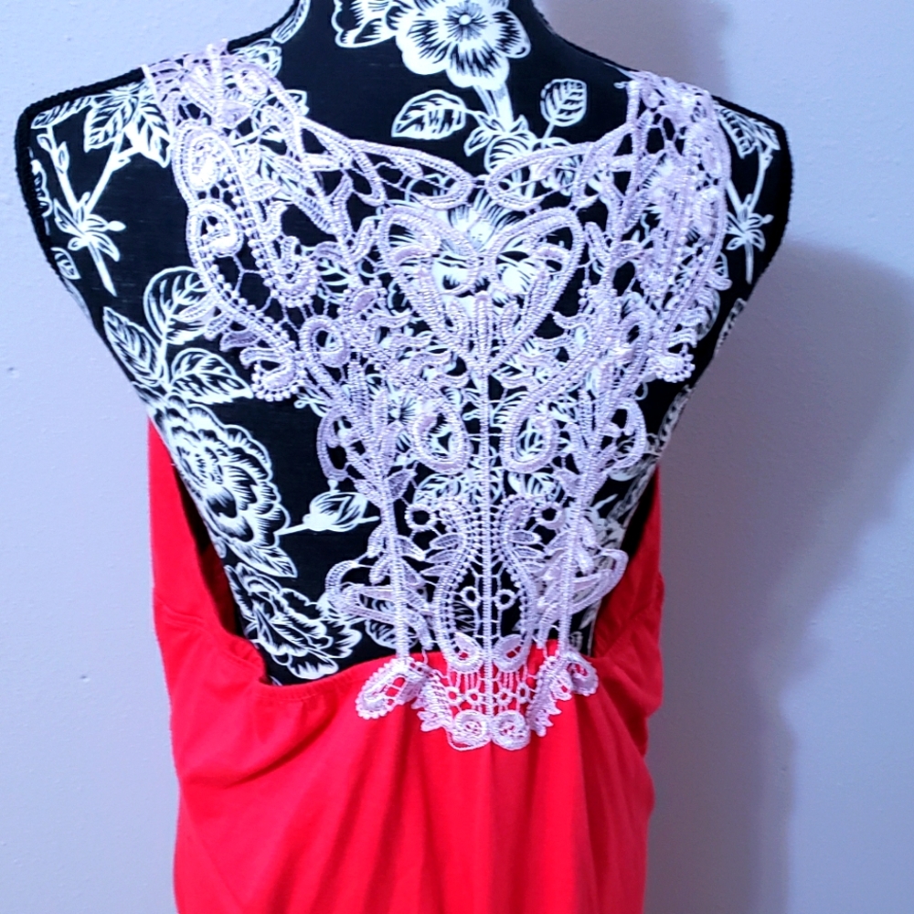 Maxi dress with lace back